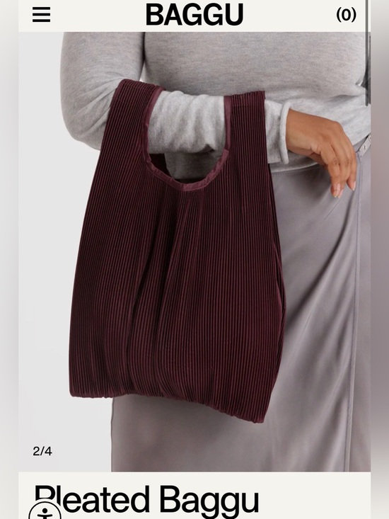 BAGGU Handbags - BAGGU Pleated Tote in Burgundy
